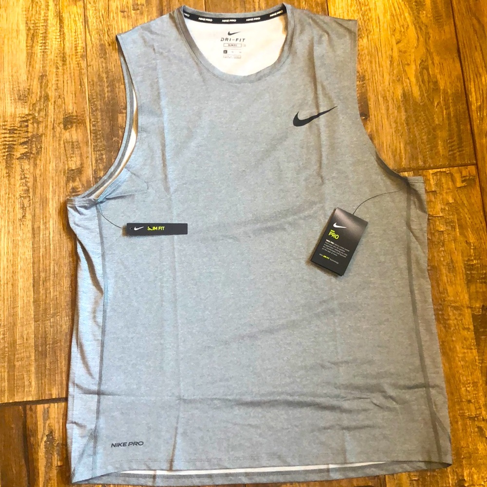 Nike Pro slim fit workout tank